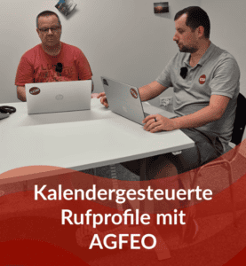 Zwei Männer bei einem Meeting mit AGFEO-Laptops im Büro.